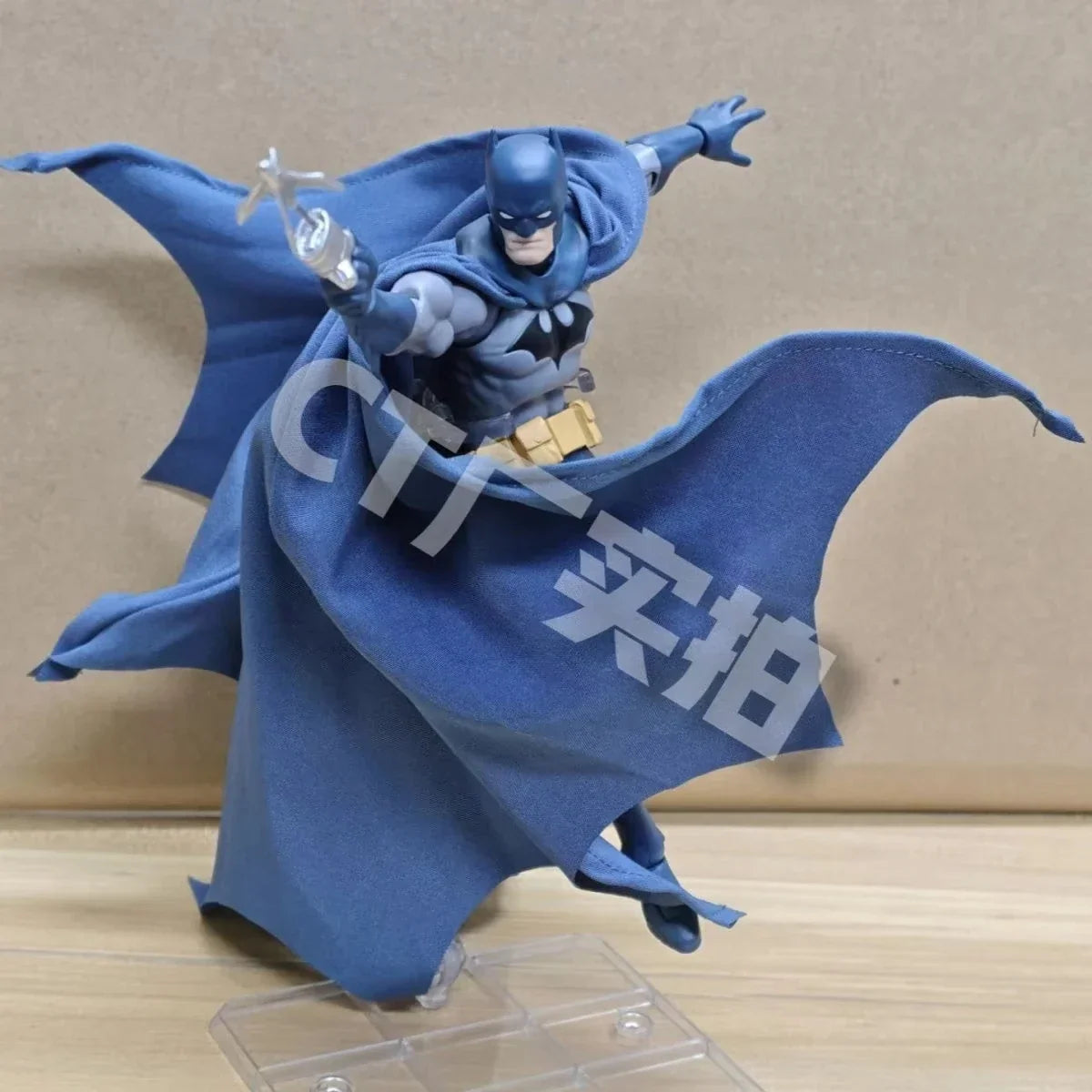 HOT in Stock CT Toys Batman Hush Blue Version Mafex 105 Black Version Dc Bat Man Anime Action Figure Figurine Model Statue Gift