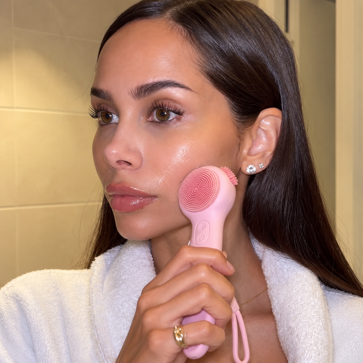 Silicone Electric Facial Cleansing Brush with Hot & Cold Compress