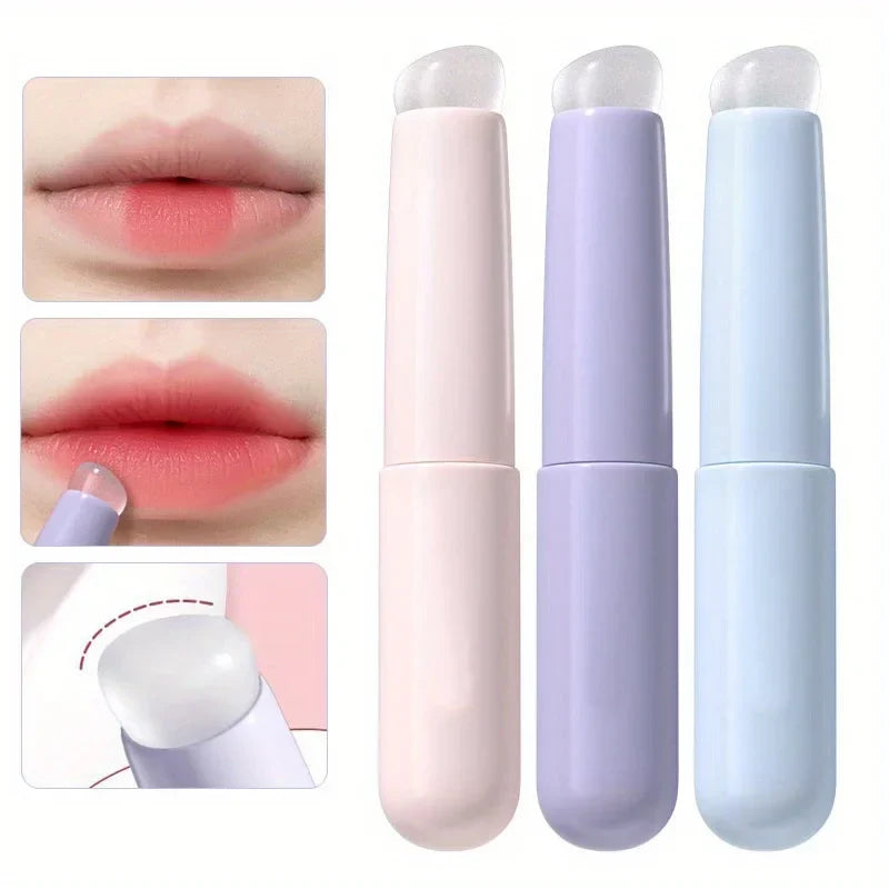 Silicone Lip Brush & Applicator with Protective Cap