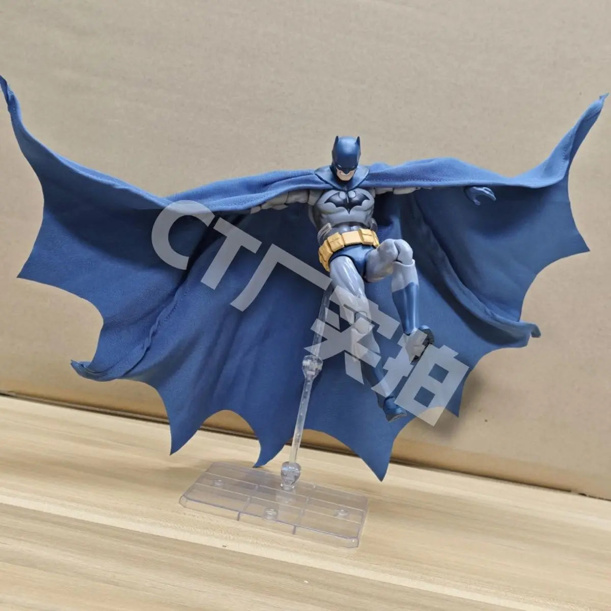 HOT in Stock CT Toys Batman Hush Blue Version Mafex 105 Black Version Dc Bat Man Anime Action Figure Figurine Model Statue Gift